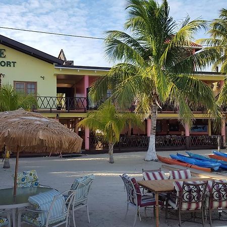 Alan'S Paradise Hotel Placencia Exterior photo