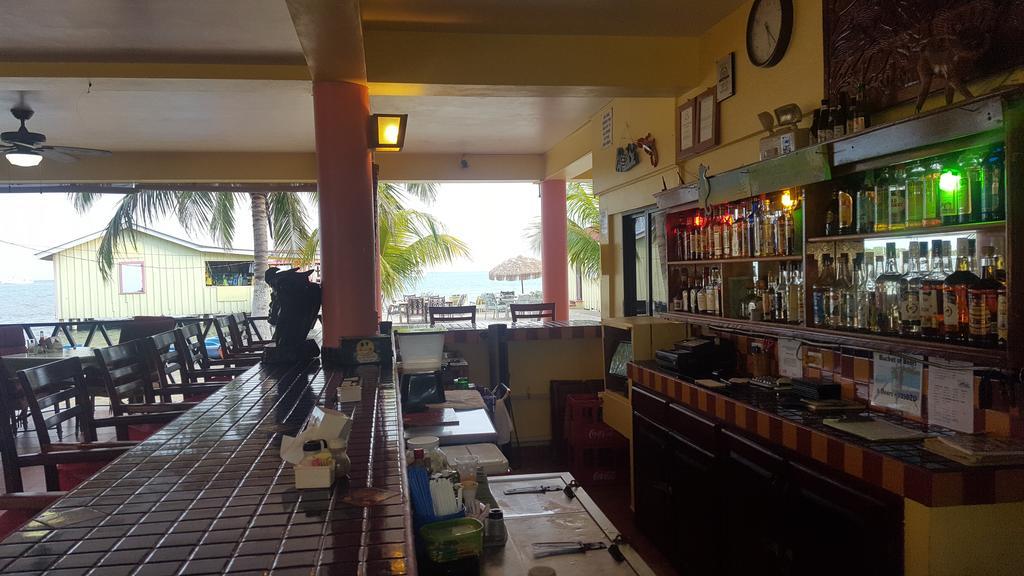 Alan'S Paradise Hotel Placencia Exterior photo